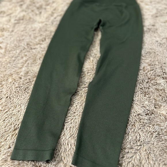 Victoria’s Secret Seamless Leggings - Picture 9 of 9